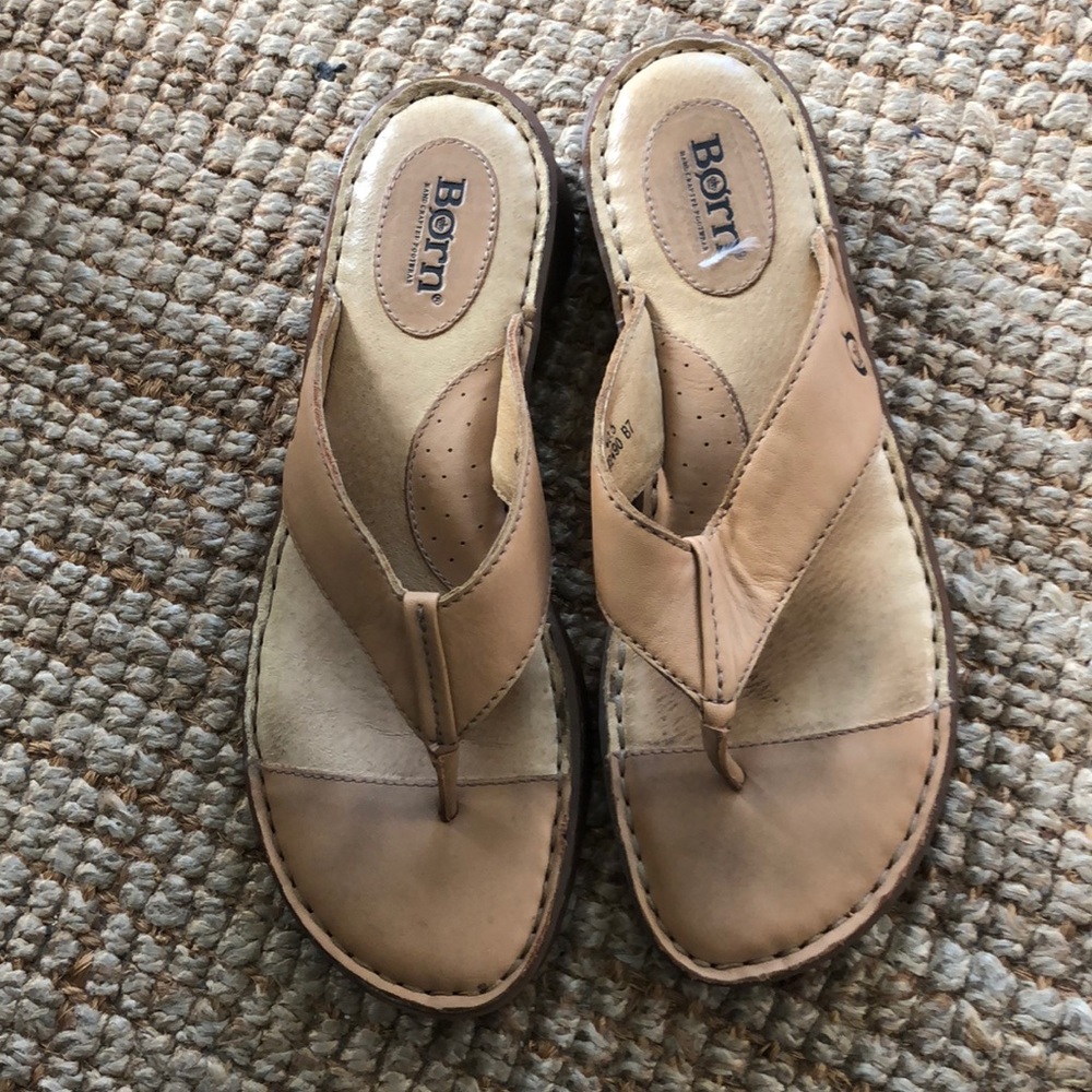 Born sandals